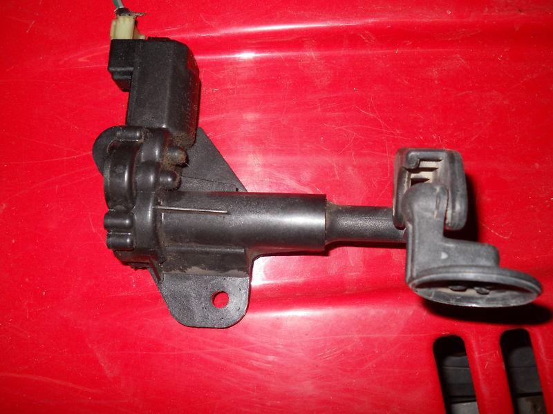 96-2000 dodge grand caravn, chrysler town and country right rear window motor