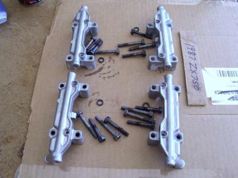 Kawasaki  zx-750 1987, camshaft holders ( 4 ) good shape.