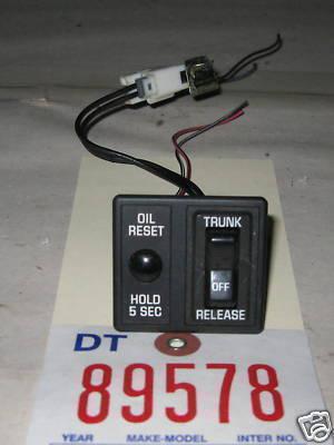 Buick 96 park avenue oil reset/trunk lock switch 1996