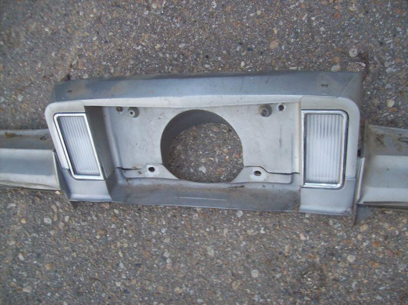 1977 to 1979 cadillac fleetwood / coupe deville rear licence plate trunk filler 