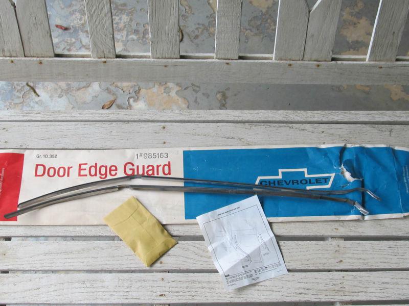 Nos 1962-1965 chevrolet chevy ii nova 2 door door edge guard set gm 985163