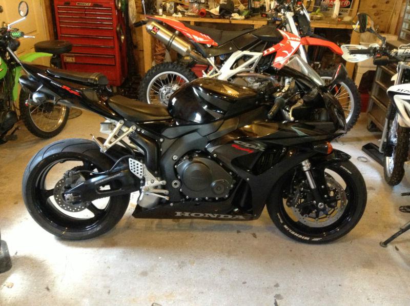 Honda cbr 1000 cbr1000rr sport bike 