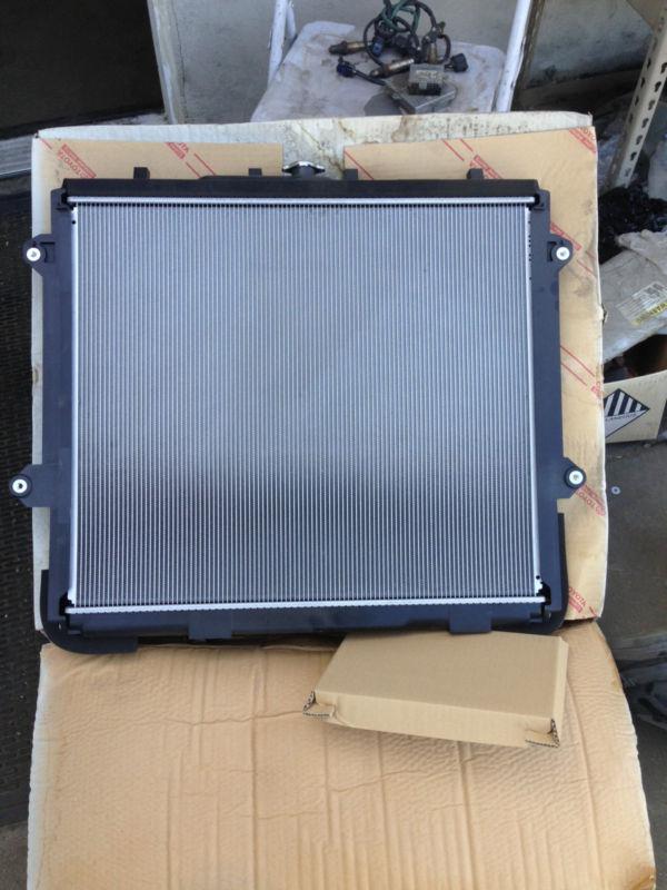 2011 2012  toyota 4runner  4.0 radiator 422174-4000