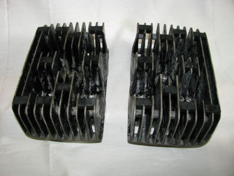 1975 yamaha rd350 cylinder heads left and right includes bolts and washers