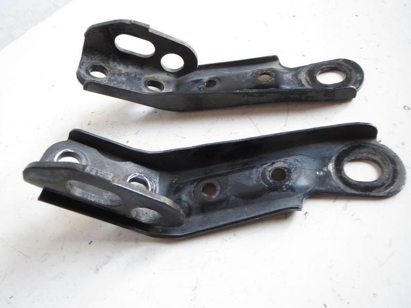 06 09 lexus is250 left right front under side bracket b36