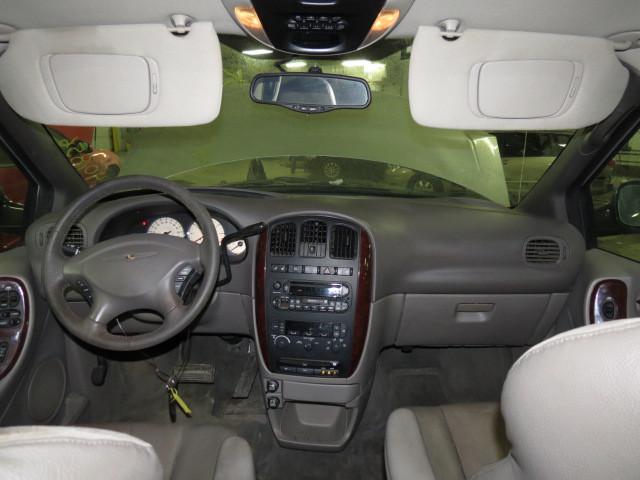 Chrysler Town Country 2008 салон