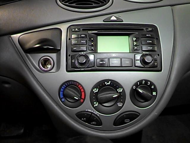 2004 ford focus radio trim dash bezel 2597802