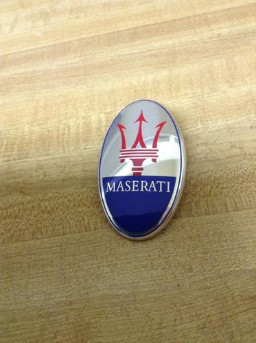 Maserati gran turismo - 4200 coupe spyder hood emblem 