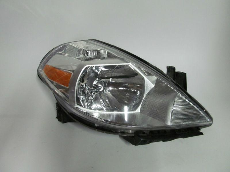 07 08 09 2010 2011 nissan versa oem right headlight nice!