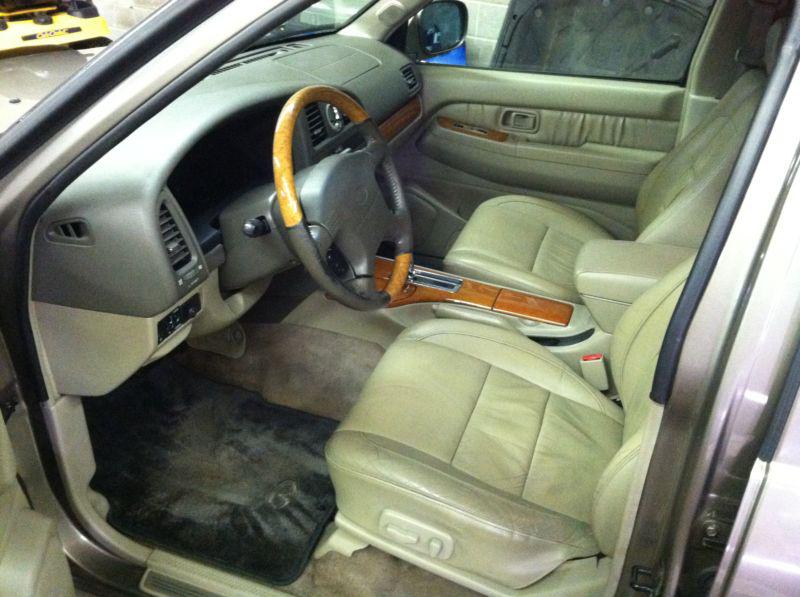 Infiniti qx4 (nissan pathfinder) oem front & rear leather, power, heated seats!