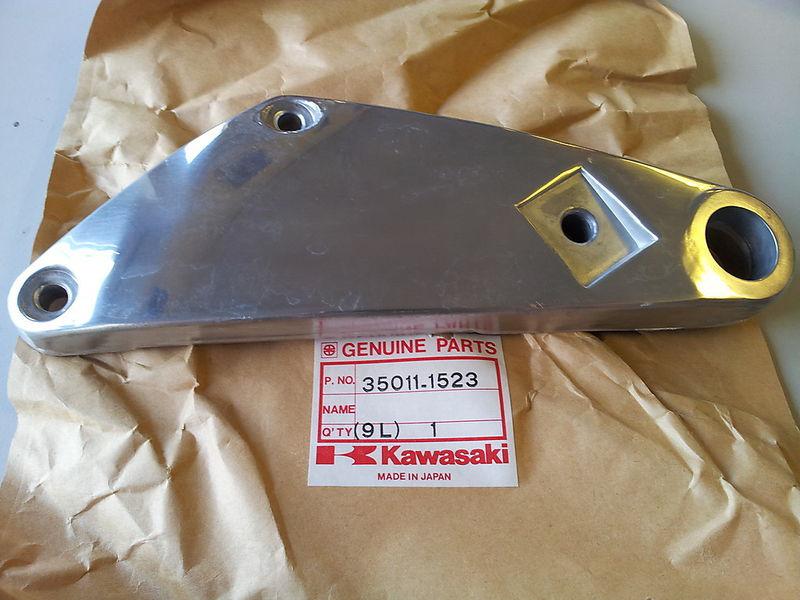 Kawasaki en500 vulcan a 90-96 foot peg bracket l.h. 35011-1523 nos