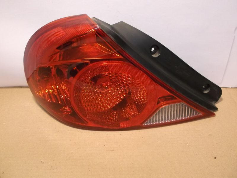 Kia spectra left drivers tail light brake lite 2002 2003 2004 complete