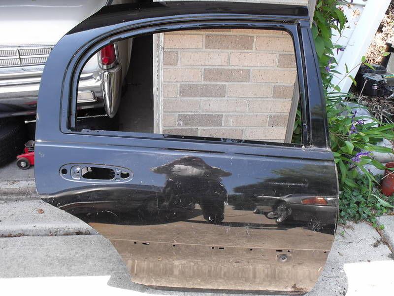 1998 - 2002 lincoln town car right rear door shell blk