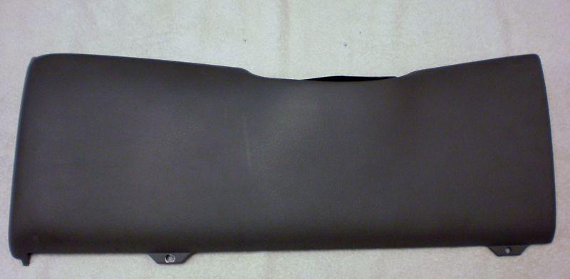 Used 2001 chevrolet/chevy suburban tahoe silverado lh knee bolster in gray