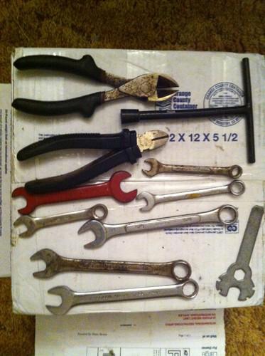 11 pc tool lot wrenches cutters pliers specialty tool t handle