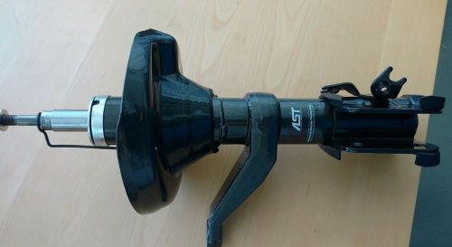 Honda element front right strut