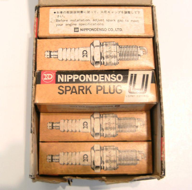  box of (8) nippondenso nd w27fs-u b9es ngk  spark plugs