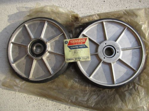 Nos yamaha gp338 gp433 srx440 guide wheel 865-47550-01, 865-47535-01