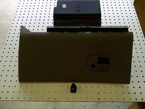 00 01 02 03 04 05 chevrolet impala glove box