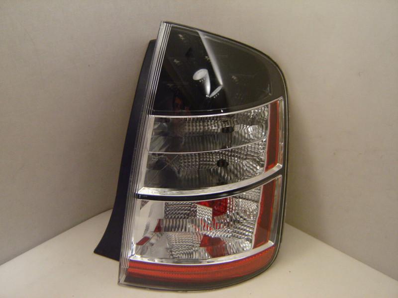 Toyota prius right tail light 04 05 oem