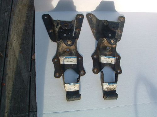 Ford oem f150 2 wheel  full set rear leaf spring shackle hangers brackets 86-96