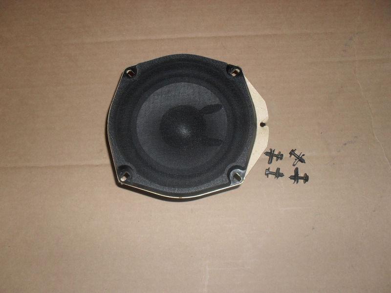 1997 camaro rs z28 delco rear seat back side speaker 16235651 (driver lh)