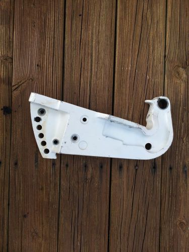 V4/v6 port clamp bracket