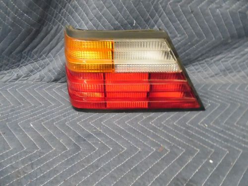 Mercedes benz 124 type 87-93 260d 300d 260e 300e tail light left excellent