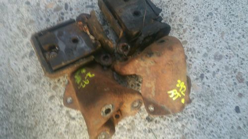 Chevy 292  block motor mounts