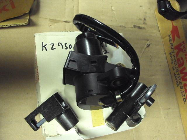 Ignition switch helmet & seat locks     kz750 l3 r1 gpz 27004-5161  kawasaki nos