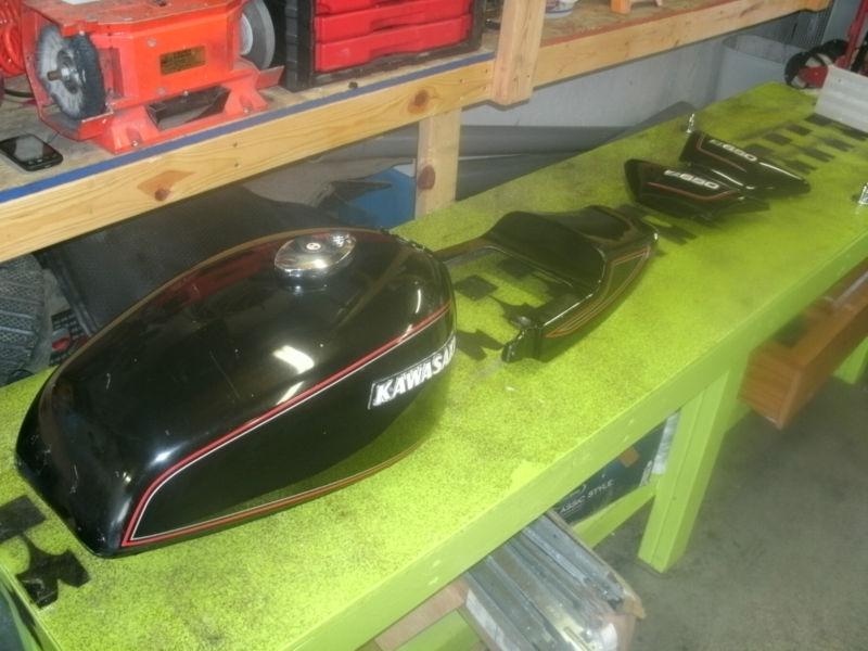 1978 kawasaki kz 650 tank, tail piece and side covers