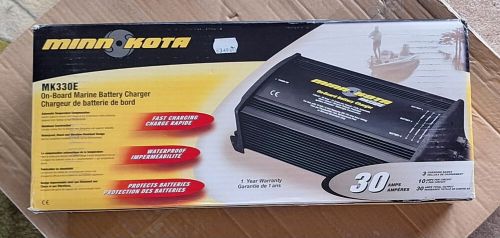 Minn kota mk330e on-board marine charger 30 amps