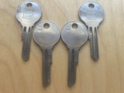 Volkswagen v68d / h62vn / 61vw key blanks. lot of four(4) blank dominion keys.