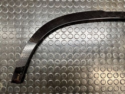 New genuine land rover defender l663 front left wheel arch trim l8b2-16a075-bx