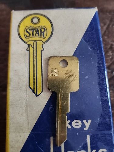 1967-71 gm ignition key blanks box of 34