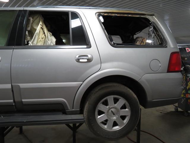 2004 lincoln navigator rear or back door left