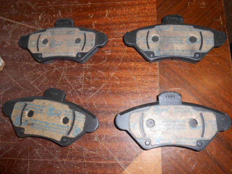 Nos.  1994 ford mustag brake pads disc gpd f4zz-2001ax. oem.