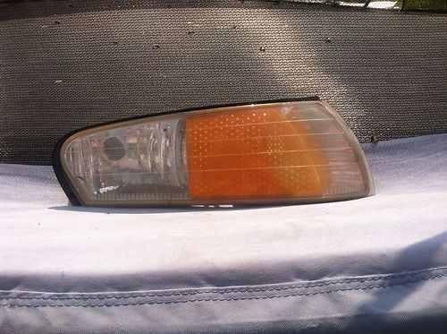 95 96 97 lincoln continental passenger side corner marker light signal turn