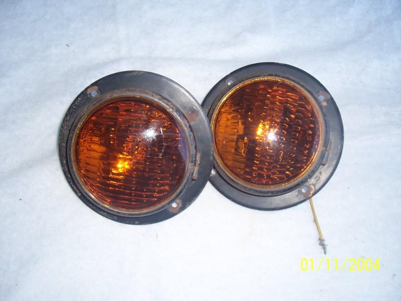 S & w lamp co no 47 amber ge bulbs