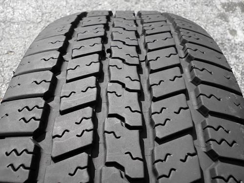 1 nice goodyear wrangler sr-a 245/70/17 tire