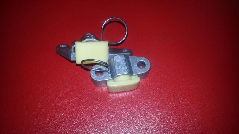 Hydraulic chain tensioner shoes