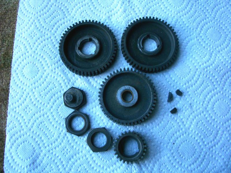 Triumph timing gears nuts & keys engine 650cc t120r 1967