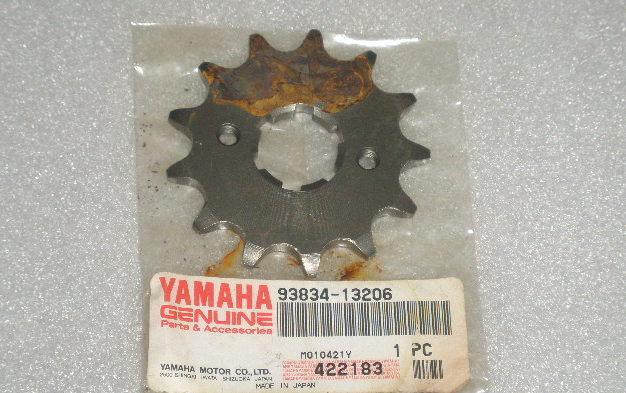 Yamaha yz250 yz400 yz490 it490 it465 it400 it250 motocross front sprocket nos