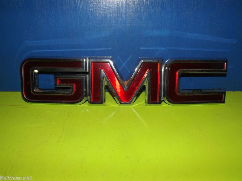 07 08 09 10 11 13 gmc yukon 11 12 13 acadia oem grille emblem cc279 22761717