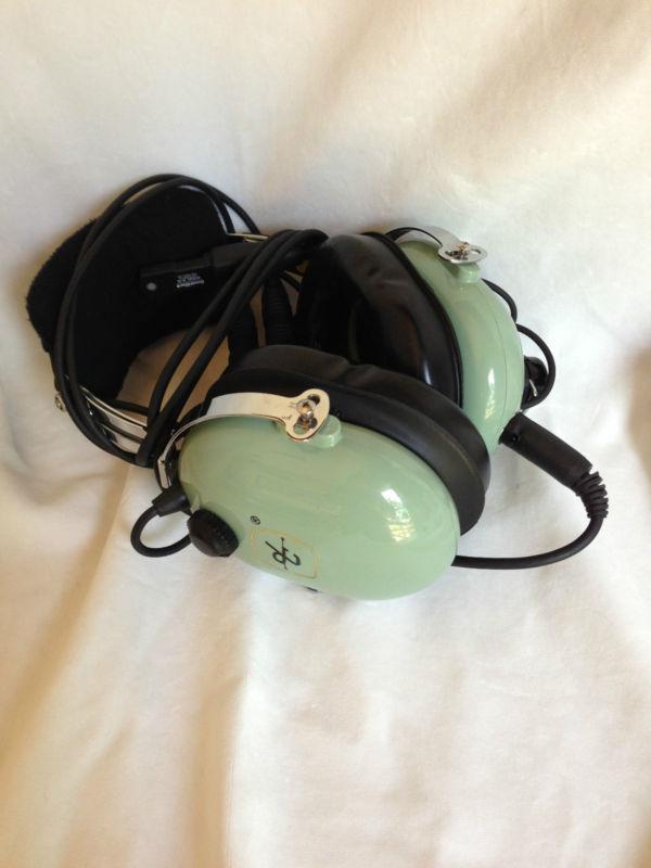 David clark dc h10-60  aviation pilot headset excellent condition