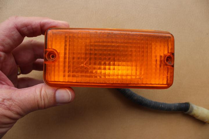 88 1988 hyundai excel left parking light part # sae i 85 dot