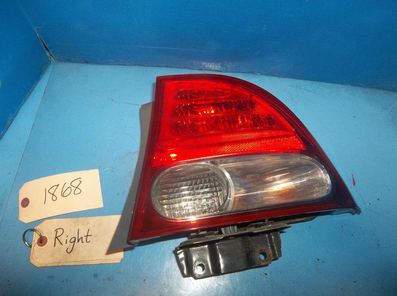 Honda civic right taillight sedan quarter panel mounted 09 10 11