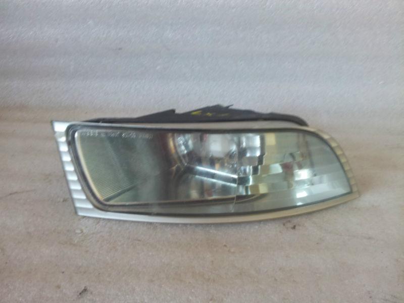 2003 lexus gx470 passenger side front fog light