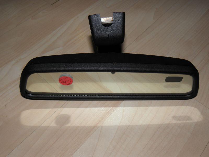 Land rover discovery 2004 rear view mirror w/ auto dim homelink and compass