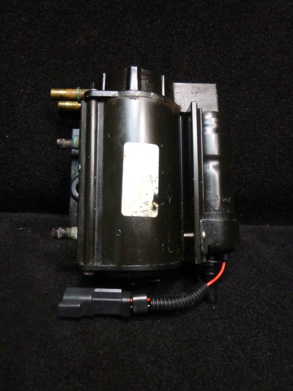 Reservoir & pump #5004429 evinrude 2002-2005 200,225,250 hp outboard engine~679